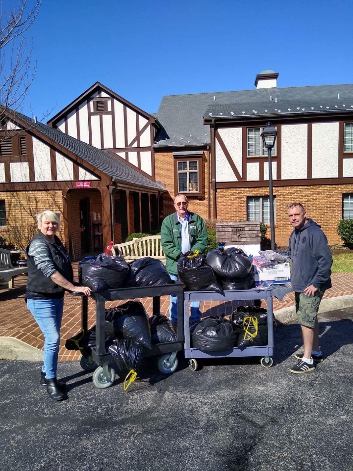 It was a Special Day Yesterday when we Delivered approximately 26 5 gallon bucket of Pull Tabs to the Ronald McDonald House. This was a Joint Effort with the VFW Post 1264, VFW Post 1264 Auxiliary,  Last Stop Lounge,  Second Alarm,  Thunderbird Club and Mr John Parnell.