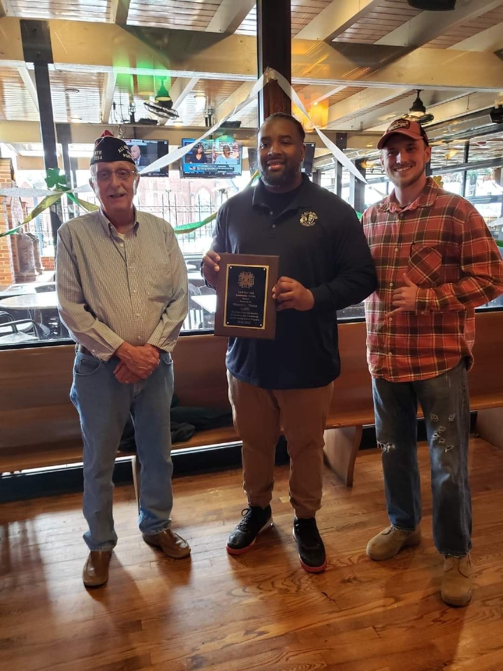 It gave Great Pleasure in Presenting the VFW Post 1264 Annual Community Service Award to Machado s in Vinton.  Accepting the Award is Adrian Herndon. Manager.  Presenting the Award is Mark Shelton who runs the Buddy Check Program and a member of Post 1264 and Cecil McWilliams,  Post Commander.